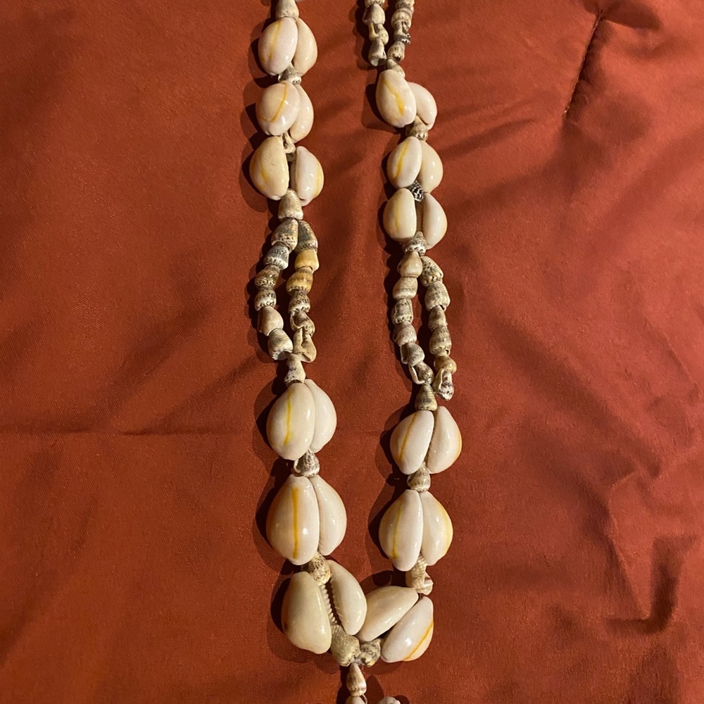 Beautiful Necklace made of shells - Picture 5 of 14
